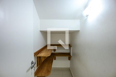 Depósito de casa à venda com 3 quartos, 170m² em Vila Morse, São Paulo