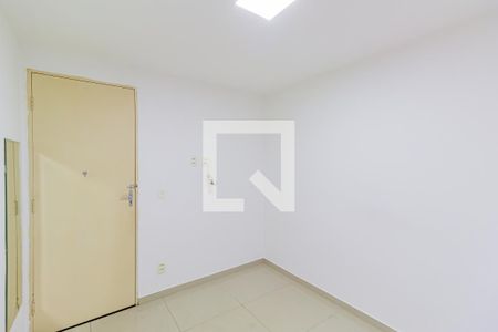 Quarto 2 de apartamento para alugar com 2 quartos, 45m² em Parque Santo Antônio, São Paulo