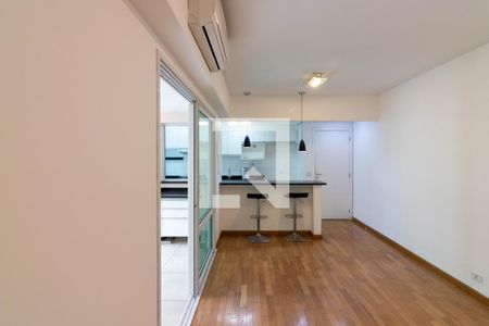 Sala de apartamento para alugar com 2 quartos, 66m² em Moema, São Paulo