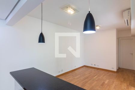 Sala de apartamento para alugar com 2 quartos, 66m² em Moema, São Paulo