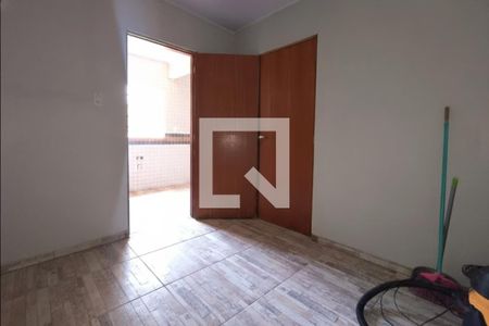 Quarto de casa para alugar com 3 quartos, 100m² em Mathias Velho, Canoas