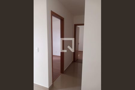 Corredor de apartamento à venda com 2 quartos, 32m² em Costa E Silva, Porto Alegre