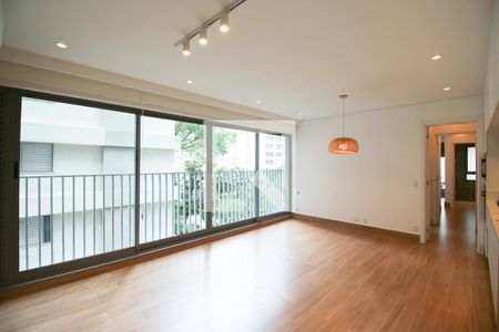 Sala de apartamento para alugar com 2 quartos, 68m² em Indianópolis, São Paulo