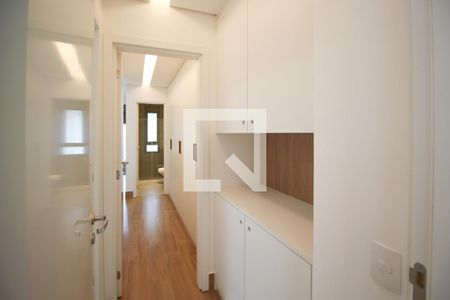 Corredor de apartamento para alugar com 2 quartos, 68m² em Indianópolis, São Paulo
