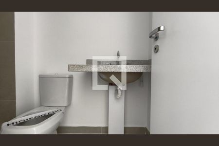 Banheiro de kitnet/studio para alugar com 1 quarto, 24m² em Ipiranga, São Paulo