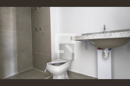 Banheiro de kitnet/studio para alugar com 1 quarto, 24m² em Ipiranga, São Paulo