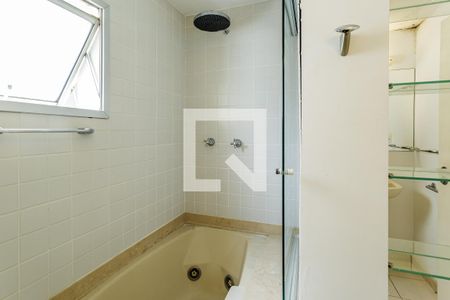 Banheiro de apartamento para alugar com 1 quarto, 61m² em Vila Olímpia, São Paulo