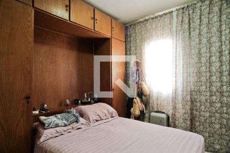 Quarto 2 de casa à venda com 4 quartos, 220m² em Chora Menino, São Paulo