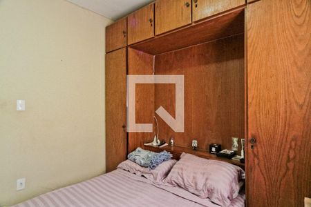 Quarto 2 de casa à venda com 4 quartos, 220m² em Chora Menino, São Paulo