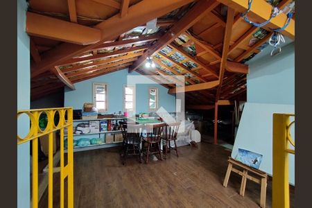 Sótão  de casa à venda com 3 quartos, 315m² em Bosque da Saúde, São Paulo