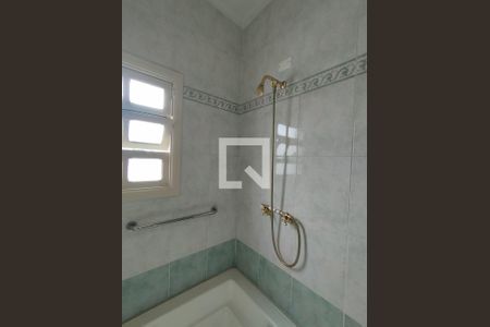 Banheiro - torneira de casa à venda com 3 quartos, 315m² em Bosque da Saúde, São Paulo