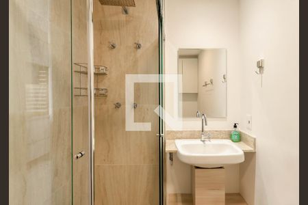 Banheiro de kitnet/studio para alugar com 1 quarto, 27m² em Santo Amaro, São Paulo