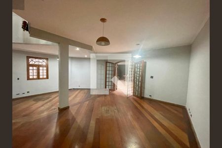 Casa para alugar com 4 quartos, 300m² em Jardim Santa Mena, Guarulhos