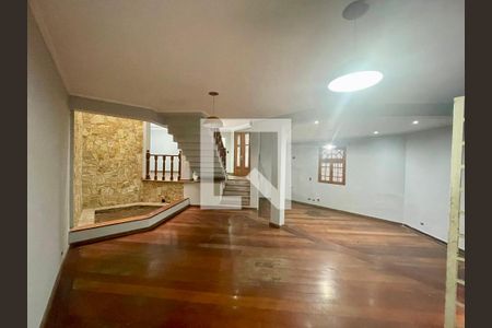 Casa para alugar com 4 quartos, 300m² em Jardim Santa Mena, Guarulhos
