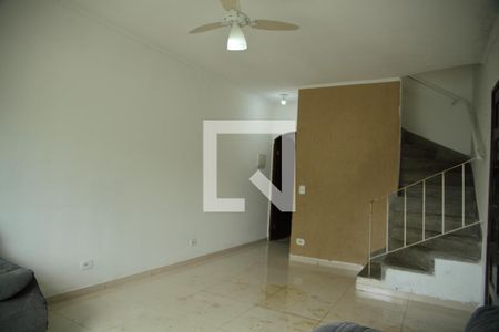 Sala de casa para alugar com 2 quartos, 150m² em Jardim Lavinia, São Bernardo do Campo