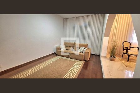 Casa à venda com 3 quartos, 320m² em Sagrada Família, Belo Horizonte