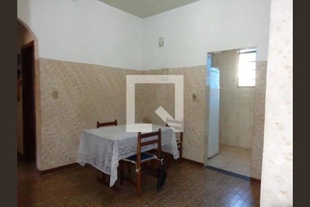 Casa à venda com 3 quartos, 179m² em Santa Cruz, Belo Horizonte