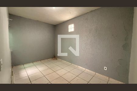 Quarto 01 de apartamento para alugar com 2 quartos, 40m² em Qr 210, Brasília