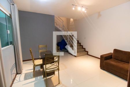 Sala de casa para alugar com 3 quartos, 174m² em Maravista, Niterói
