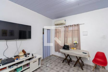 Sala de casa à venda com 2 quartos, 200m² em Brás de Pina, Rio de Janeiro