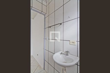 Banheiro de casa de condomínio para alugar com 1 quarto, 27m² em Brasilândia, São Paulo