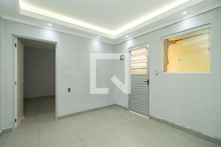 Sala de casa para alugar com 1 quarto, 30m² em Parque Santa Madalena, São Paulo