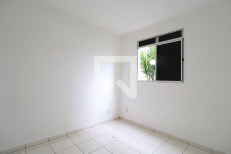 Quarto 2 de apartamento para alugar com 2 quartos, 45m² em Shopping Park, Uberlândia