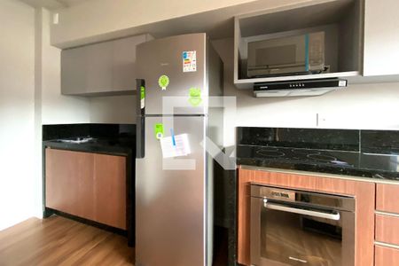 Cozinha de apartamento para alugar com 1 quarto, 49m² em Santa Tereza, Belo Horizonte