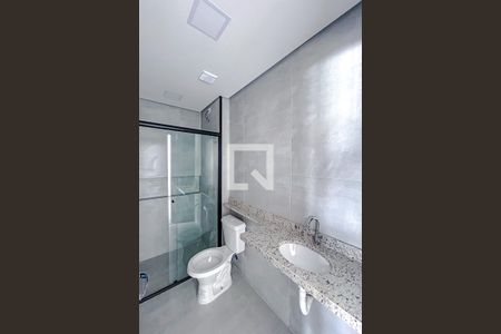 Banheiro de apartamento para alugar com 1 quarto, 32m² em Vila Carrão, São Paulo