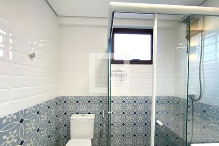 Banheiro de kitnet/studio para alugar com 1 quarto, 49m² em Santa Tereza, Belo Horizonte