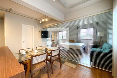 Sala de apartamento para alugar com 1 quarto, 49m² em Santa Tereza, Belo Horizonte