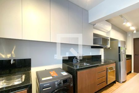 Cozinha de apartamento para alugar com 1 quarto, 49m² em Santa Tereza, Belo Horizonte