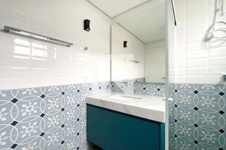 Banheiro de kitnet/studio para alugar com 1 quarto, 49m² em Santa Tereza, Belo Horizonte