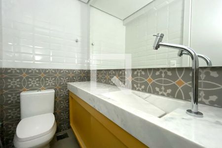 Lavabo de kitnet/studio para alugar com 1 quarto, 49m² em Santa Tereza, Belo Horizonte