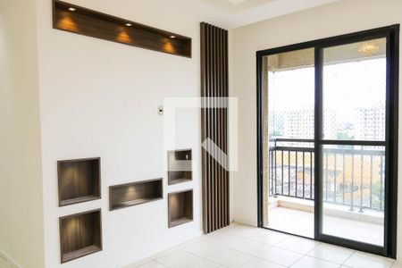 Sala de apartamento para alugar com 3 quartos, 55m² em Del Castilho, Rio de Janeiro