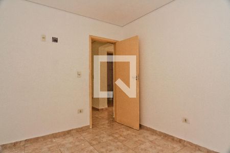 Quarto 2 de casa para alugar com 2 quartos, 70m² em Vila Romero, São Paulo