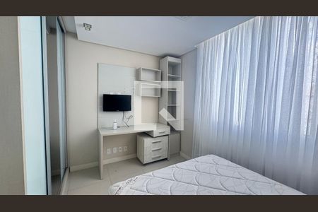 Quarto 2  de apartamento para alugar com 3 quartos, 110m² em Itaigara, Salvador