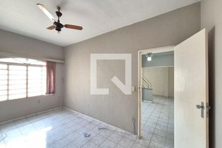 Sala de TV de casa para alugar com 4 quartos, 100m² em Jardim Novo Campos Eliseos, Campinas