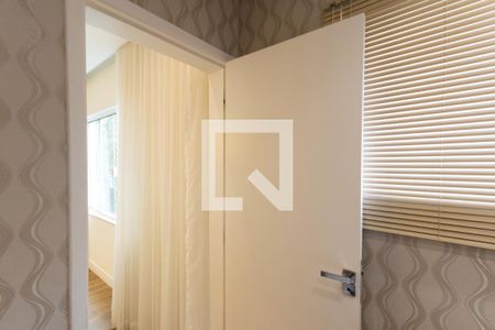 Lavabo de casa de condomínio para alugar com 4 quartos, 240m² em Vila Albertina, São Paulo