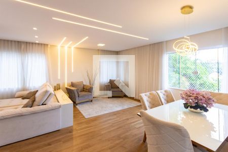 Sala  de casa de condomínio para alugar com 4 quartos, 240m² em Vila Albertina, São Paulo