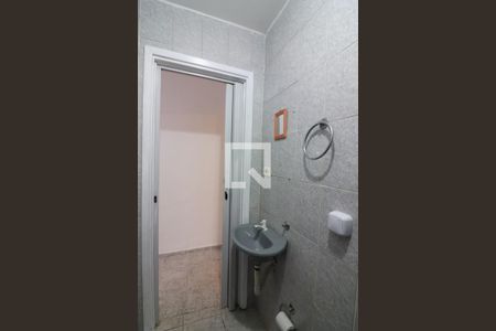 Banheiro Social de casa para alugar com 1 quarto, 45m² em Ferrazópolis, São Bernardo do Campo