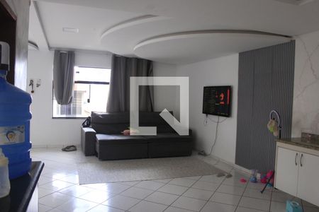 Sala de casa para alugar com 3 quartos, 250m² em Vila das Palmeiras, Guarulhos