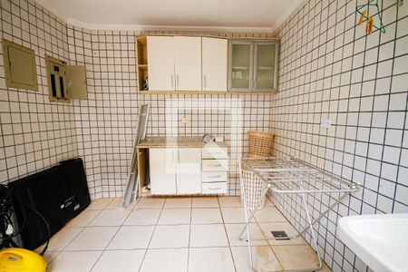 Lavanderia de casa para alugar com 4 quartos, 370m² em Balneario Flórida, Praia Grande