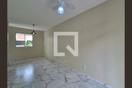 Sala de casa de condomínio para alugar com 3 quartos, 150m² em Vargem Pequena, Rio de Janeiro