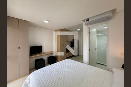 Quarto  de kitnet/studio para alugar com 0 quarto, 27m² em Jardim das Acacias, São Paulo