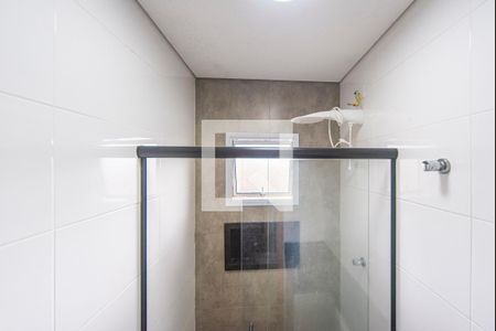 Banheiro  de apartamento à venda com 2 quartos, 56m² em Jardim Santo Alberto, Santo André