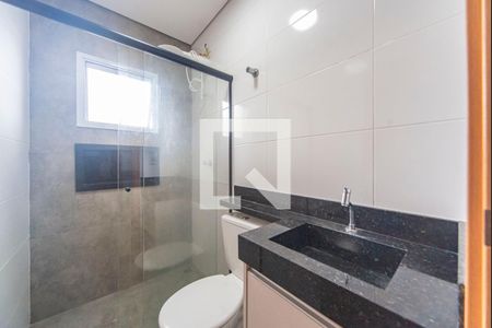 Banheiro  de apartamento à venda com 2 quartos, 56m² em Jardim Santo Alberto, Santo André