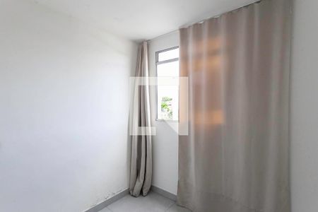 Quarto 1 de apartamento para alugar com 2 quartos, 45m² em Piratininga, Belo Horizonte