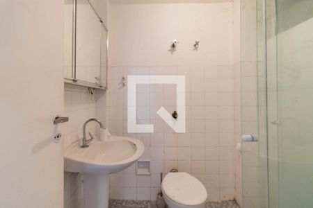 Banheiro de kitnet/studio para alugar com 1 quarto, 83m² em Vila Romana, São Paulo