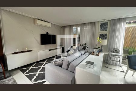 Sala de casa de condomínio à venda com 4 quartos, 329m² em Jardim Cordeiro, São Paulo